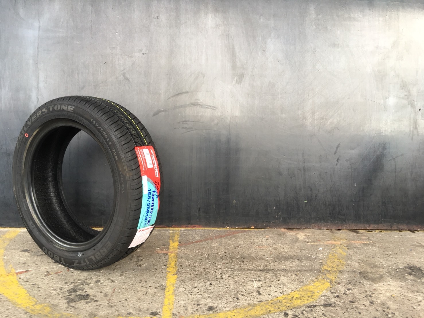 SILVERSTONE 165/55-14 เส้น 1900 ปกติ 2500 ปี18