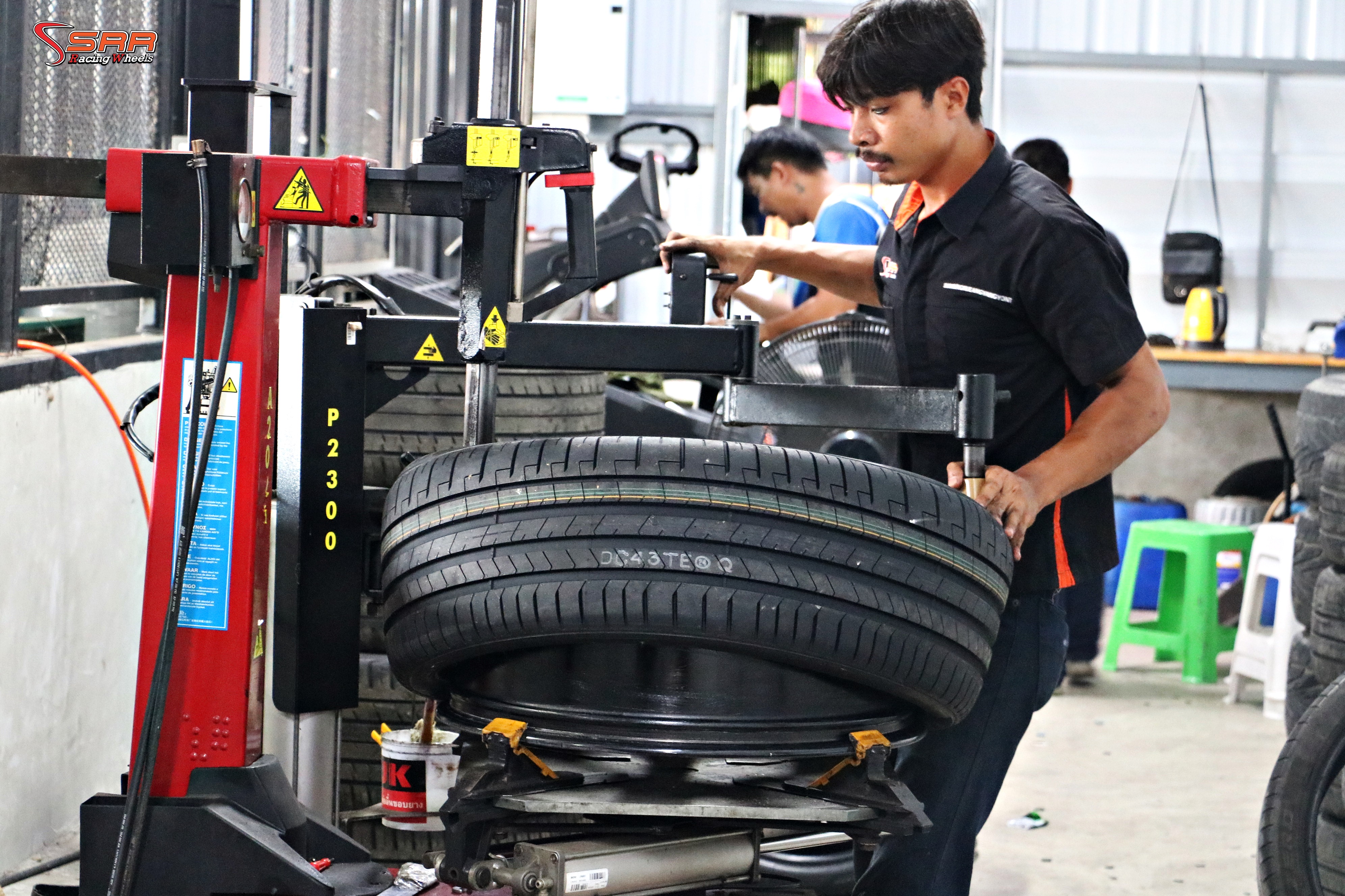 Pirelli Pzero Pz4 Seal inside ยางขอบ23 ตรงรุ่น BMW X7