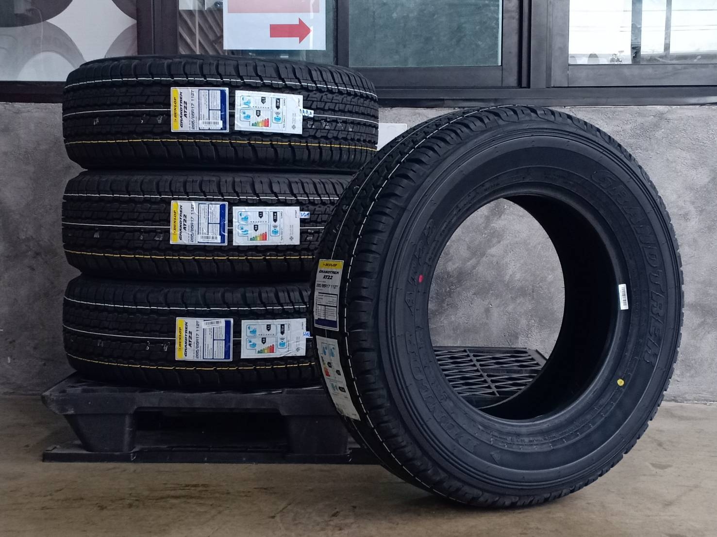 DUNLOP 265/65R17 112T GRANDTREK AT22 THAILAND