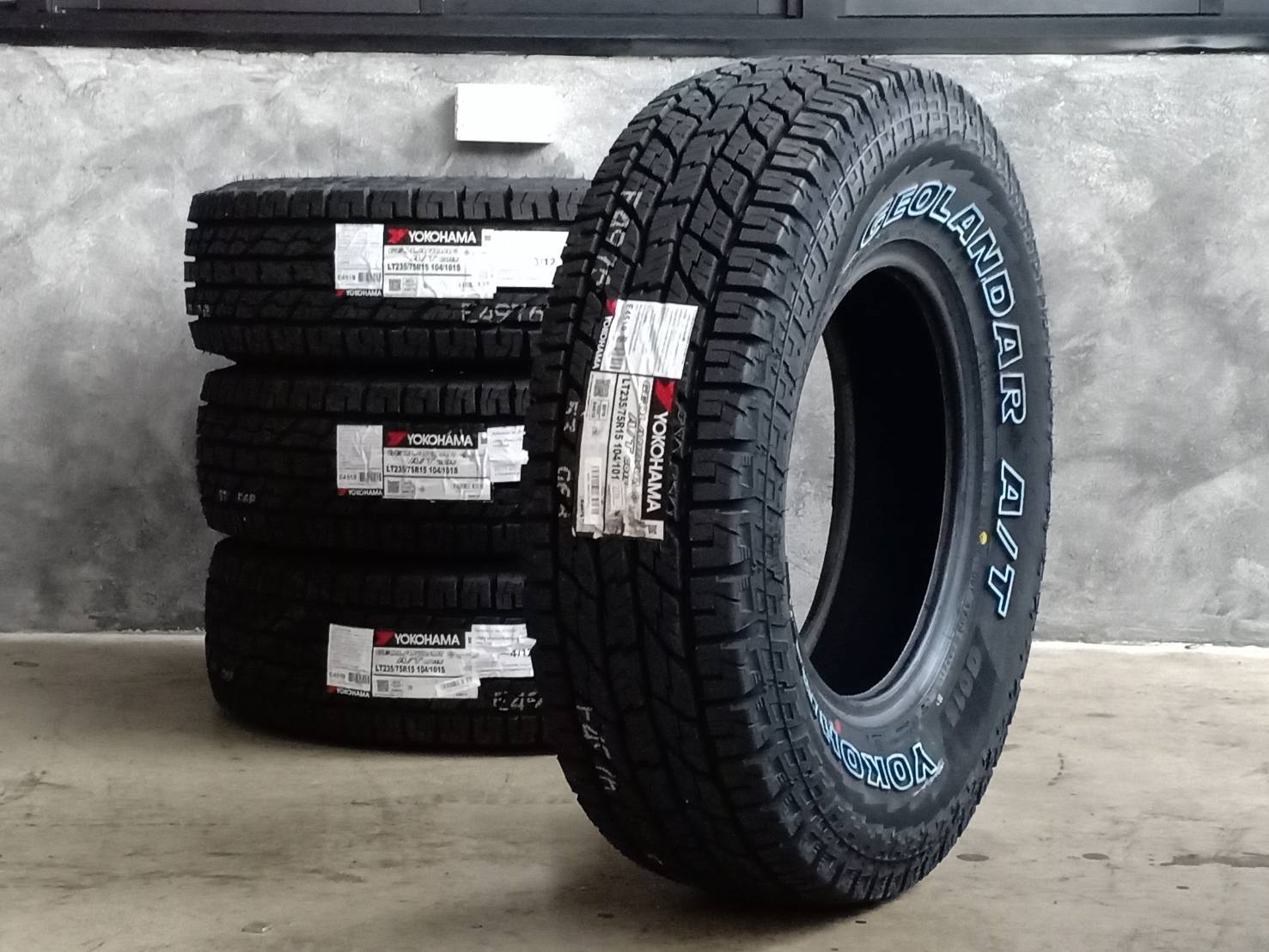 YOKOHAMA G015 235/75-15 ปี19 ราคาพิเศษ