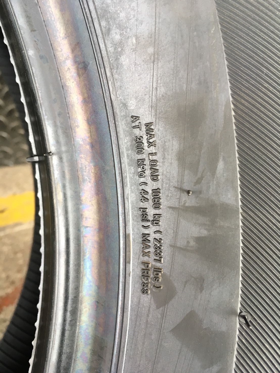 BRIDGESTONE HT684 II 265-60-18 เส้น 5500 ปกติ 8500 ยางใหม่น่ะครับ