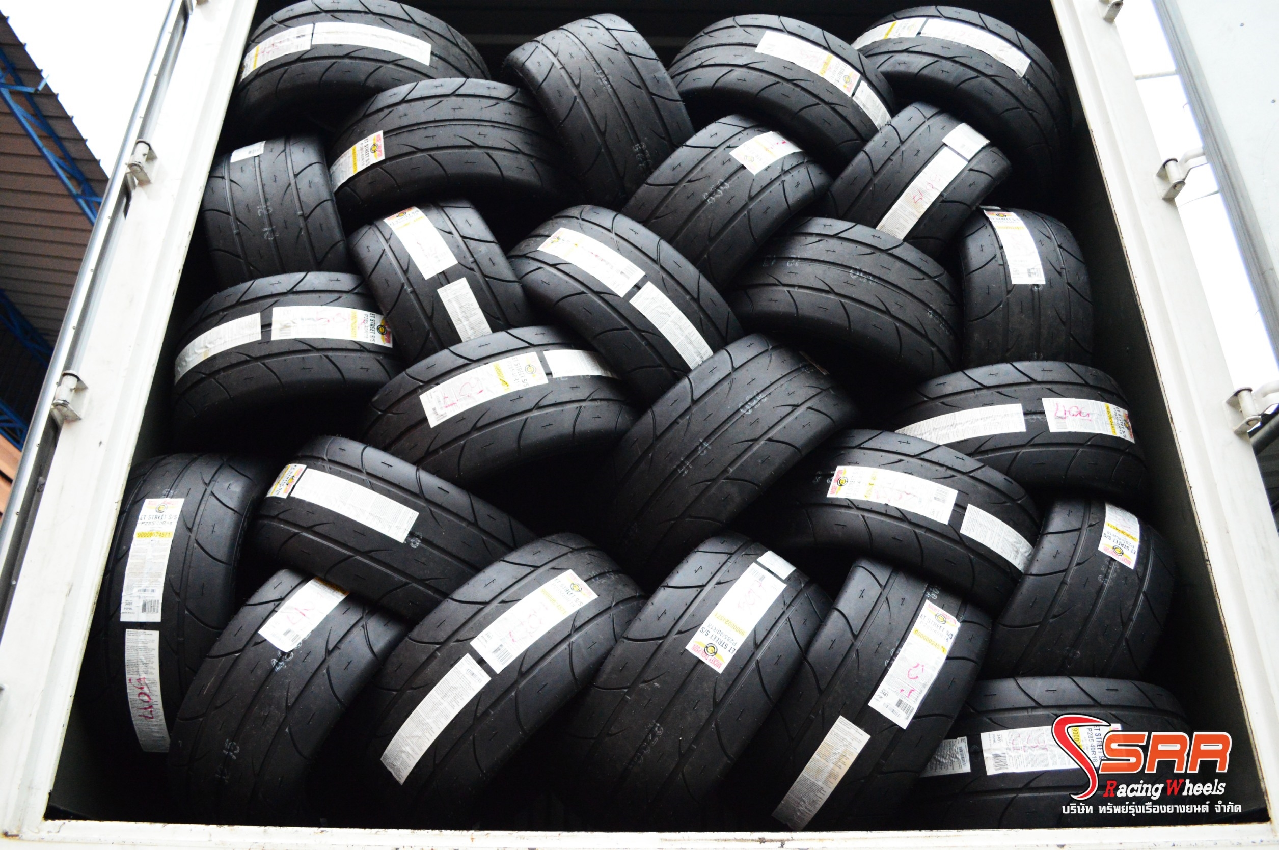 MICKEY THOMPSON ET STREET S/S 285/40-18 ยางสลิคเรเดี่ยลตัวใหม่