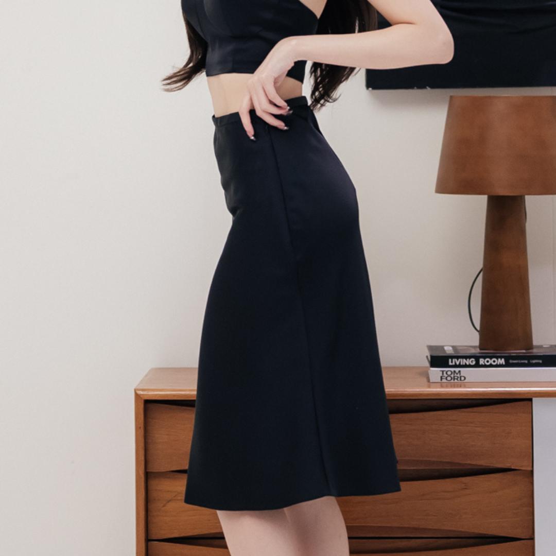 Lism MS-016 Knee-length skirt กระโปรงผ้าซาตินสุดเก๋