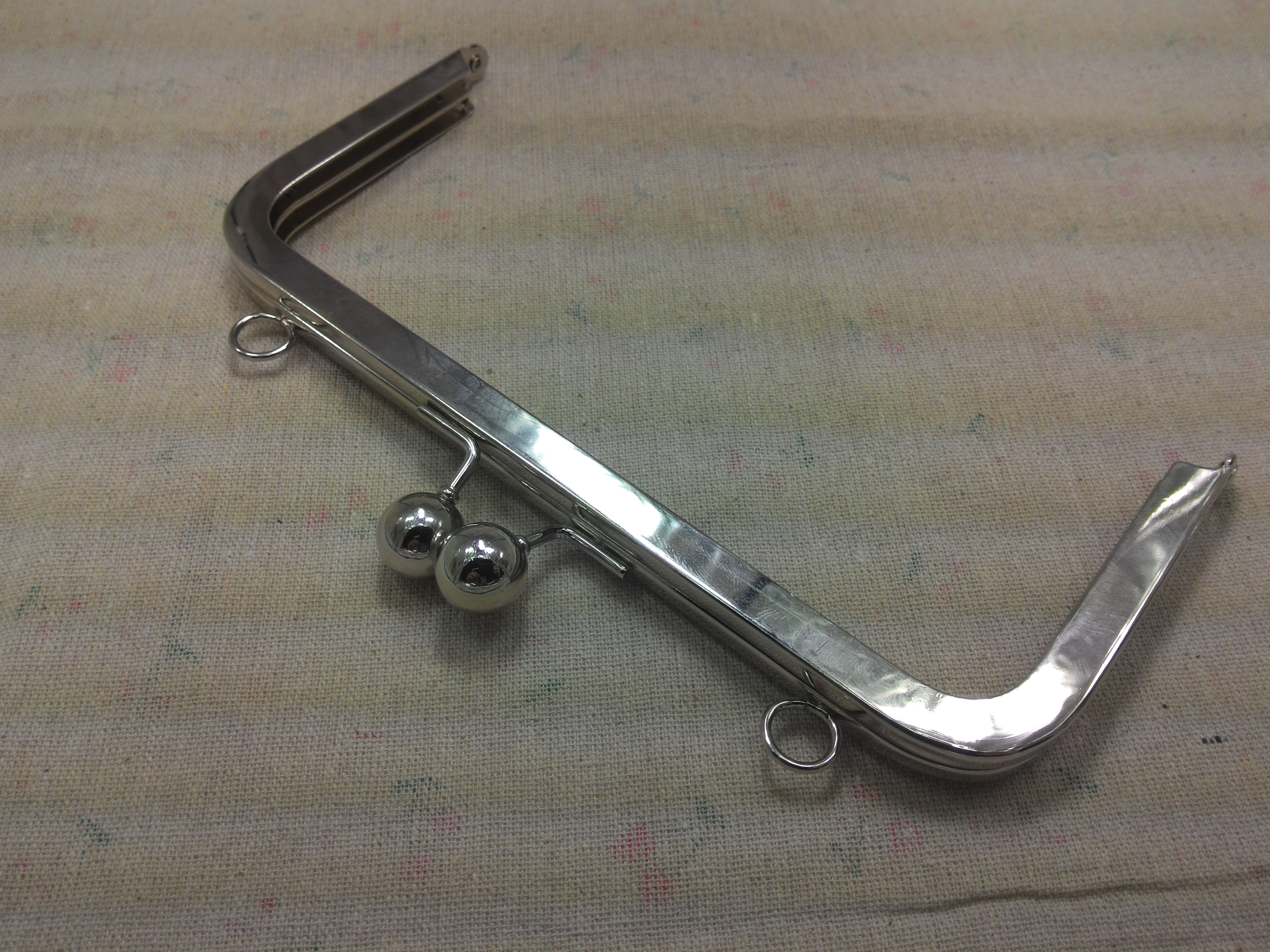 ปากกระเป๋าปิ๊กแป๊กเรียบ7นิ้ว เงิน