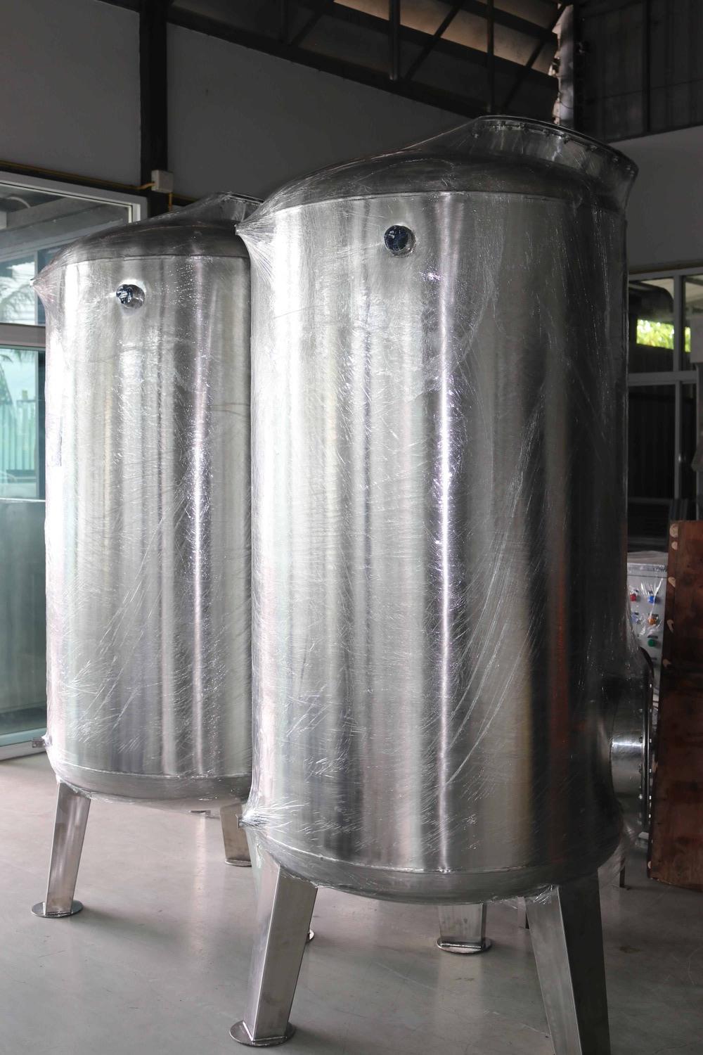 ถังกรองน้ําสแตนเลส16นิ้ว(40X150 ซม.)หนา 2 มม.ท่อ 1 นิ้ว