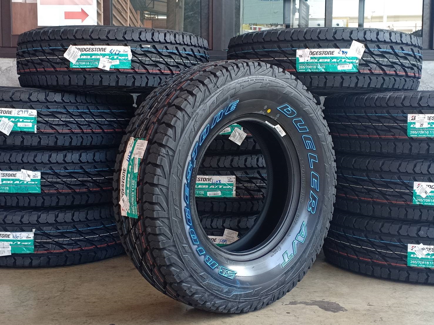 ยางเข้าใหม่ ลดราคา พิเศษ BRIDGESTONE AT697 265/70R16 112S (ปี19)