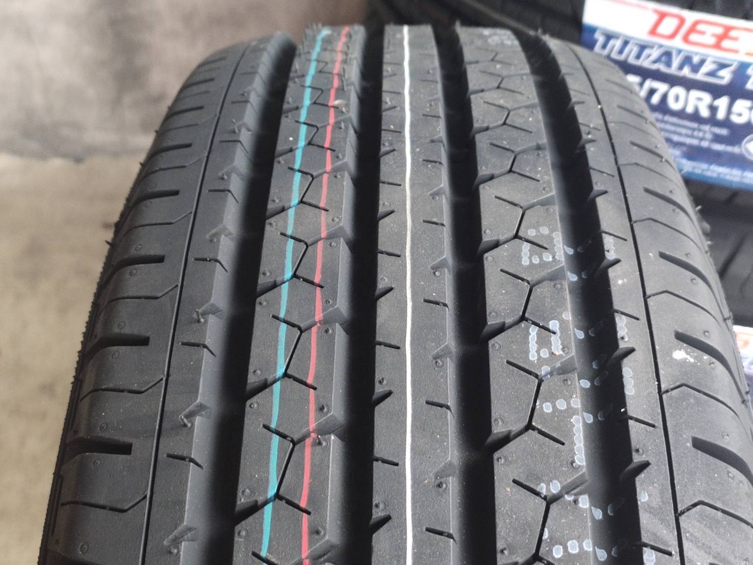 DEESTONE TITAN T88 215/70R15C
