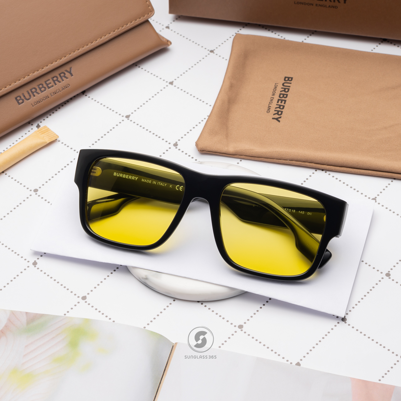 BURBERRY KNIGHT BE4358 300185 Black Yellow