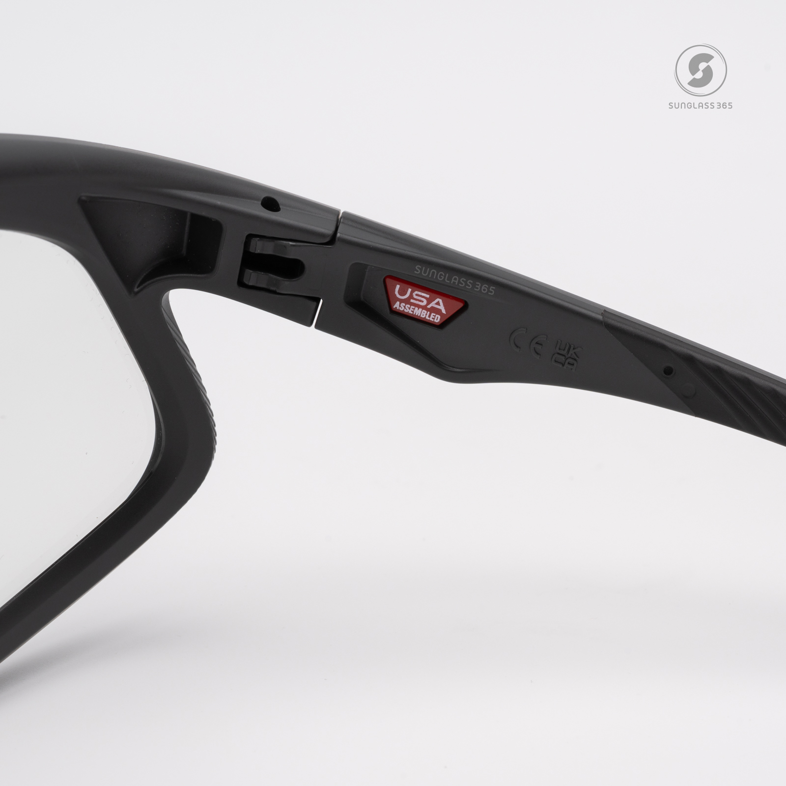 Oakley RSLV OO9484D-06 Matte Carbon Clear Iridium Photochromic