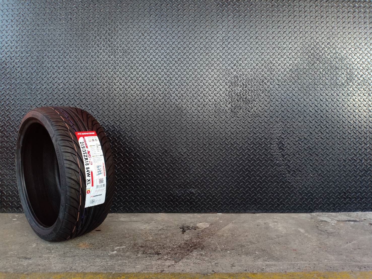 ยางใหม่ NANKANG NS2 215/35-18 ราคาส่ง