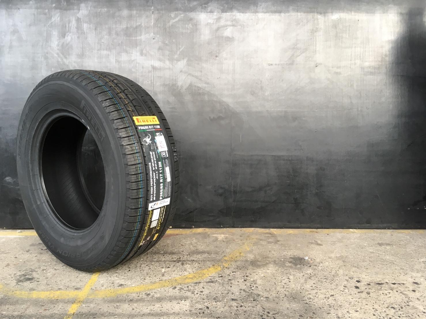 PIRELLI SCORPION VERDE ALL SEASON+ 265/65-17 เส้น 5100 บาท ปี18 ปกติ 8500