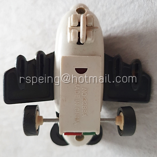 เครื่องบินของเล่น UN Superior สีเขียว