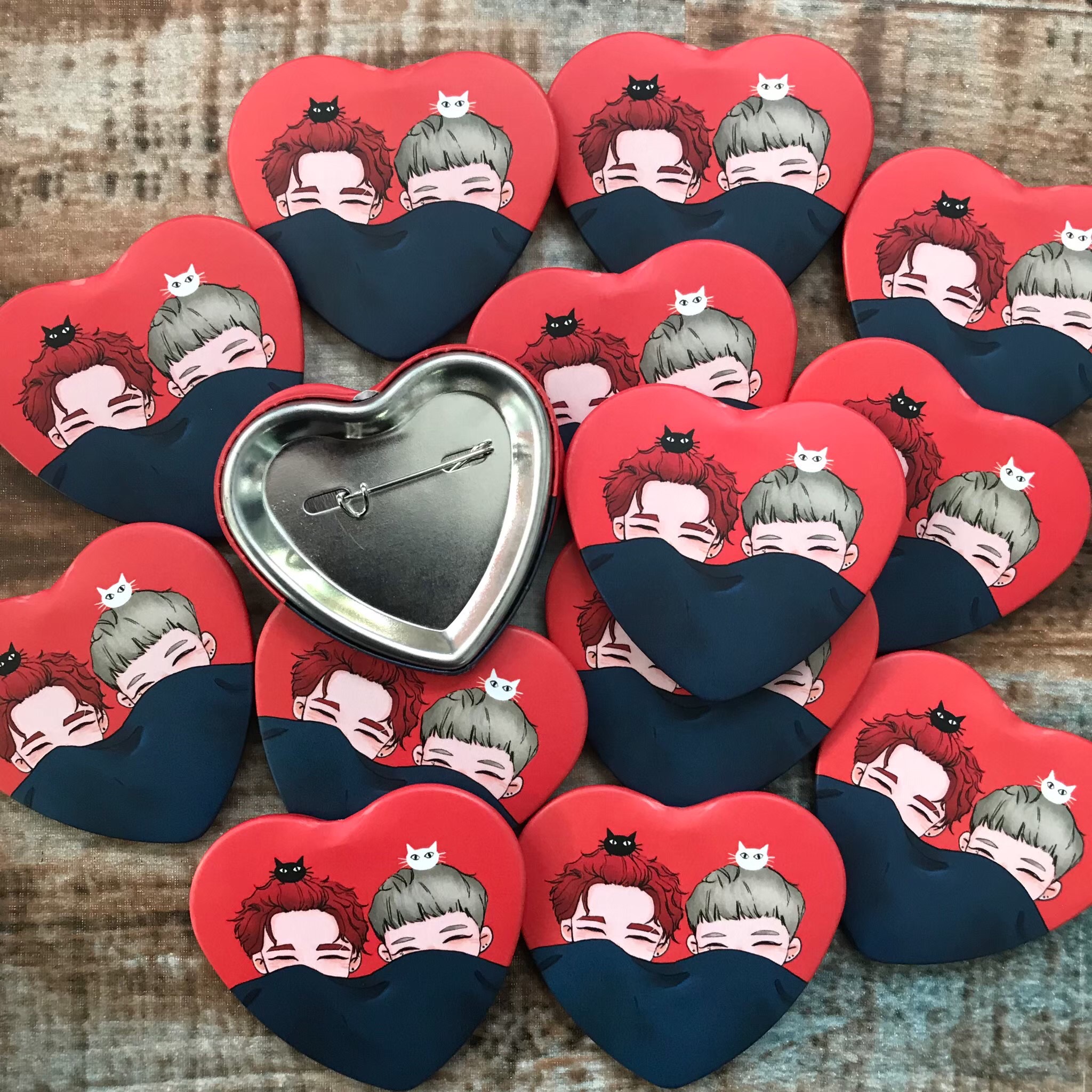 เข็มกลัดหัวใจ รับผลิตเข็มกลัดหัวใจ คุณภาพดี