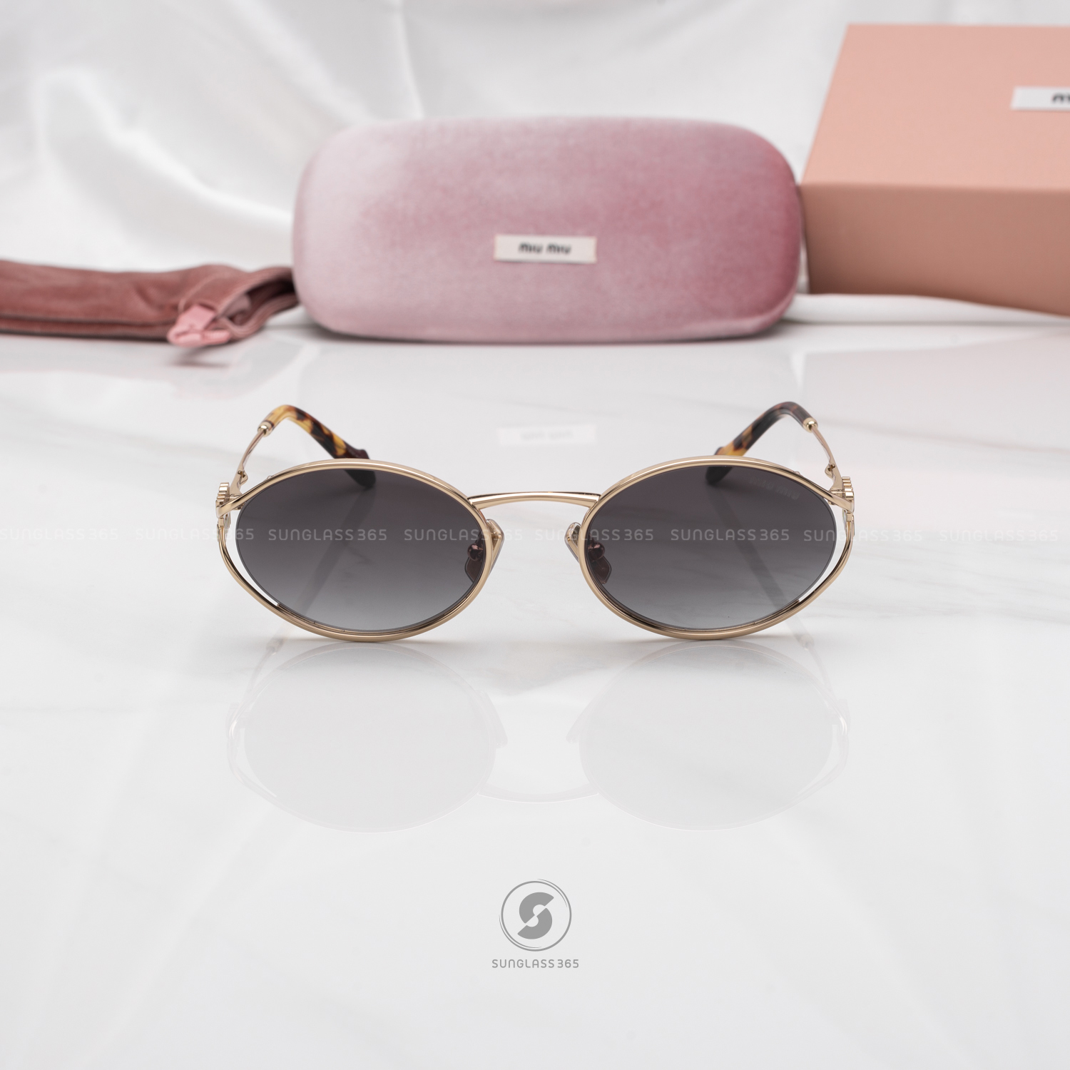 แว่นกันแดด Miu Miu Logo MU52YS ZVN5D1