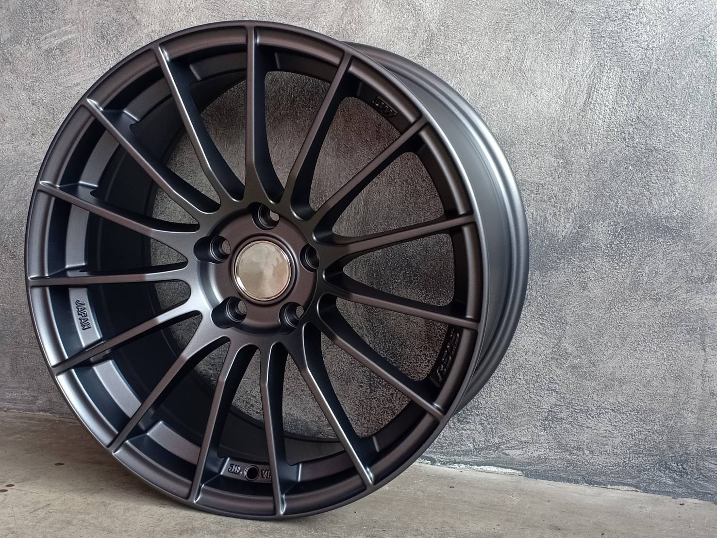 RS 05 (TL-008) 18X8.5 5X114.3 35 73.1 DARK GM FLAT