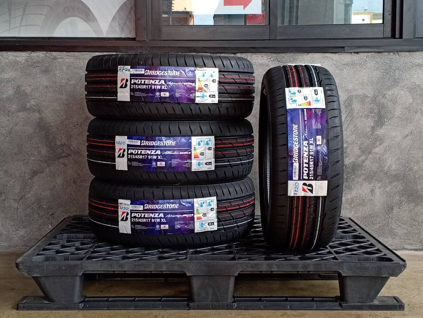 BRIDGESTONE 215/45R17 POTENZA RE004 91W XL MADE IN THAILAND