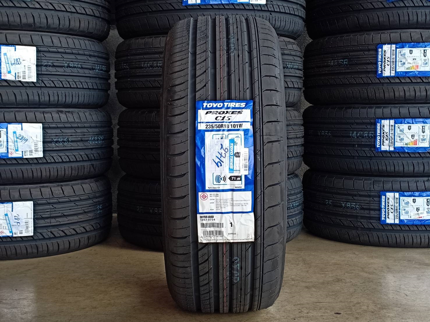 ยางใหม่ TOYO C1S 235/50-18 ปี19 ราคาพิเศษ