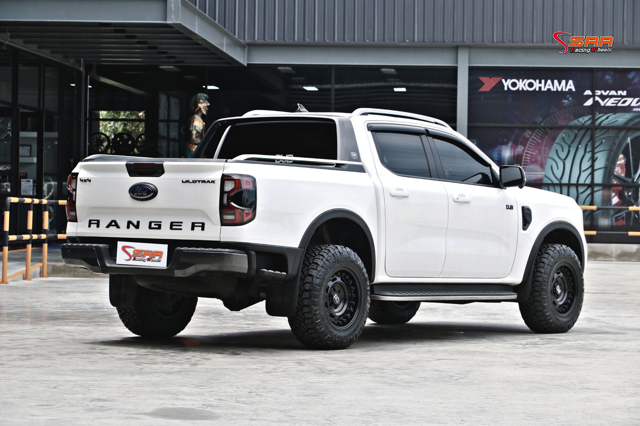 BLACK RHINO AXLE ขอบ17นิ้ว (6รู139.7)