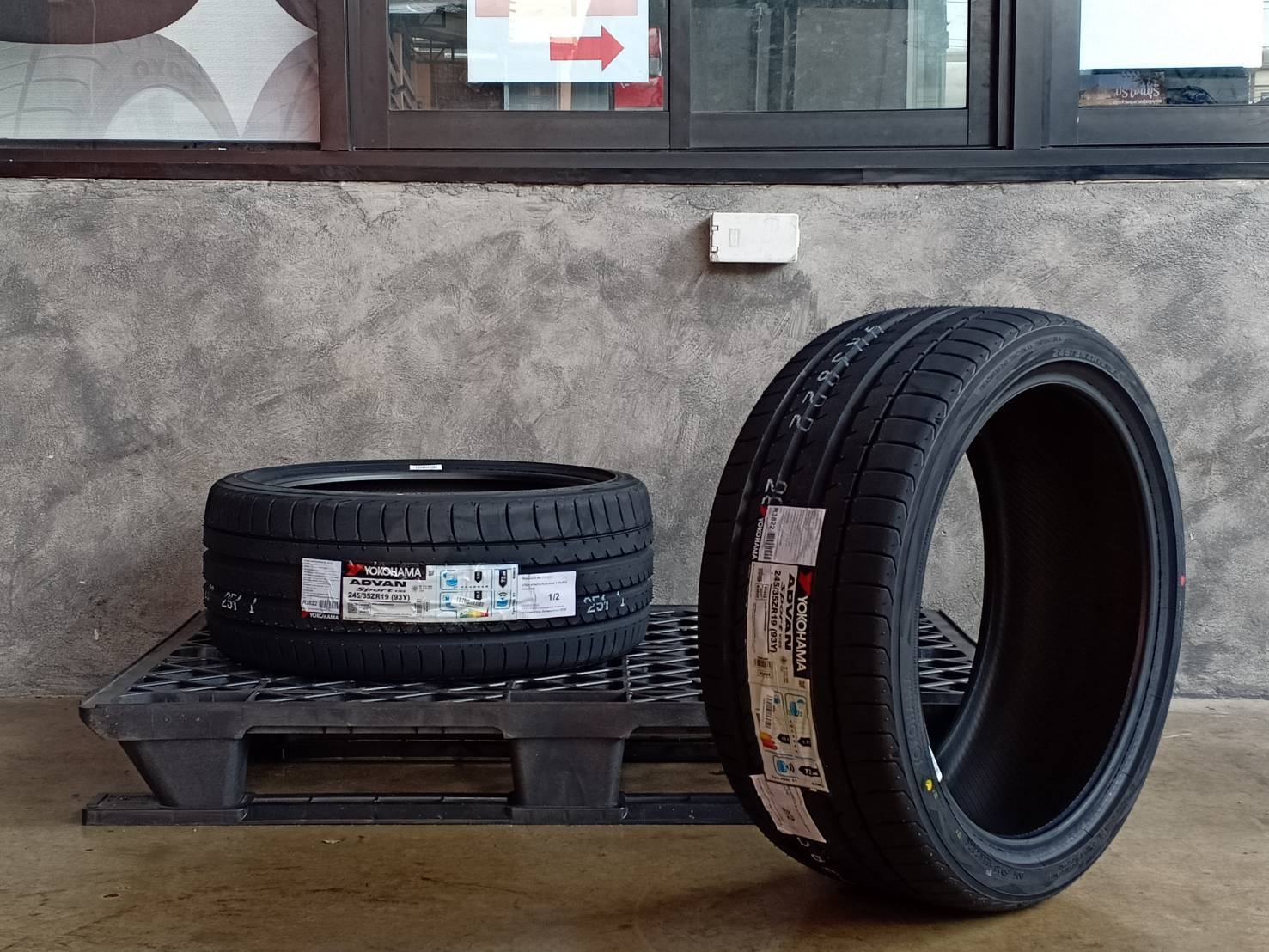 YOKOHAMA 245/35ZR19 ADVAN SPORT V105 93Y MADE IN JAPAN