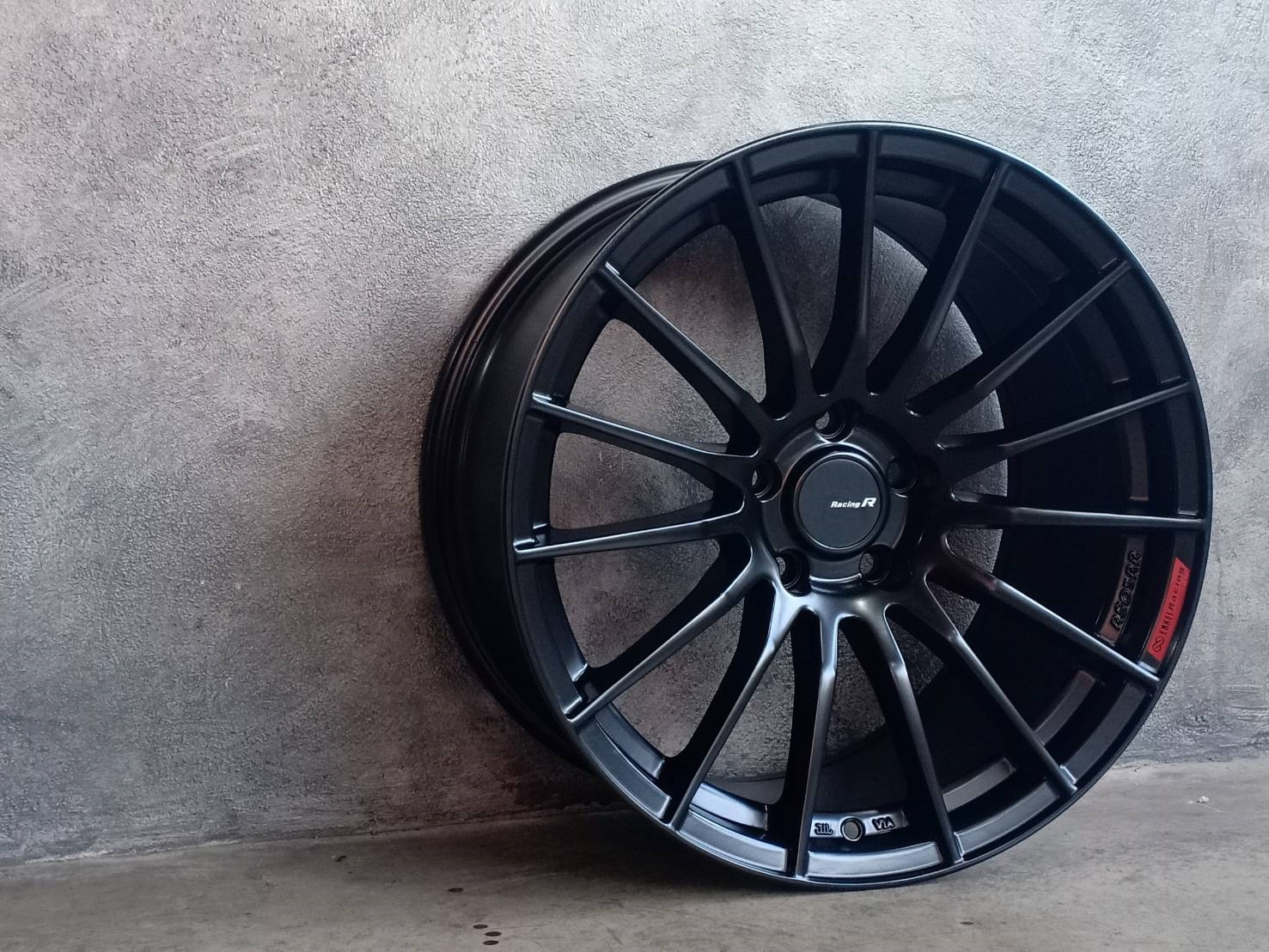 ล้อแม็กซ์ ENKEI RS05RR (FLOWFRMING) ขอบ18นิ้ว ลดราคา