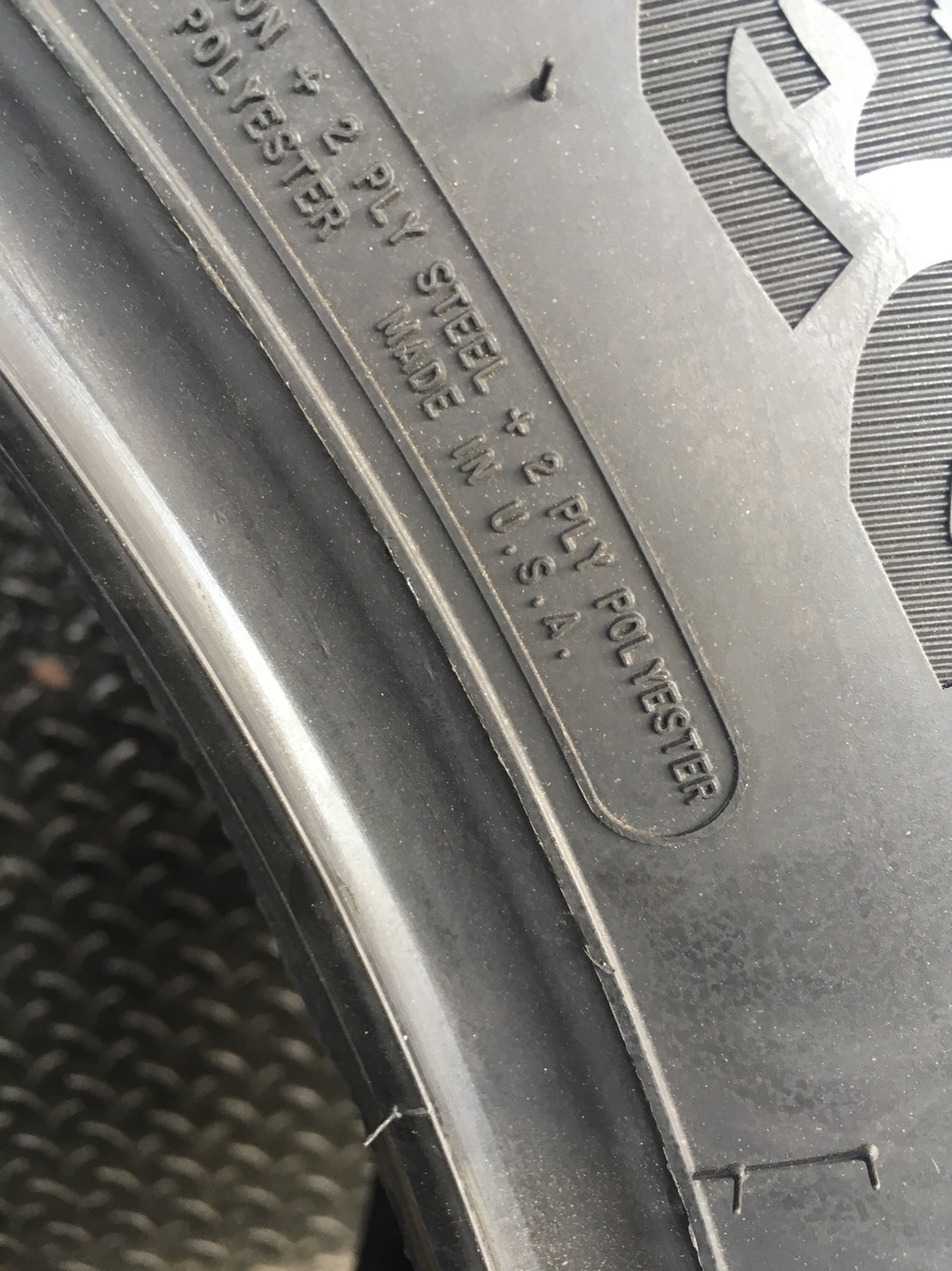 MICKEY THOMPSON DEEGAN 38 AT 305/45R22 ยางใหม่