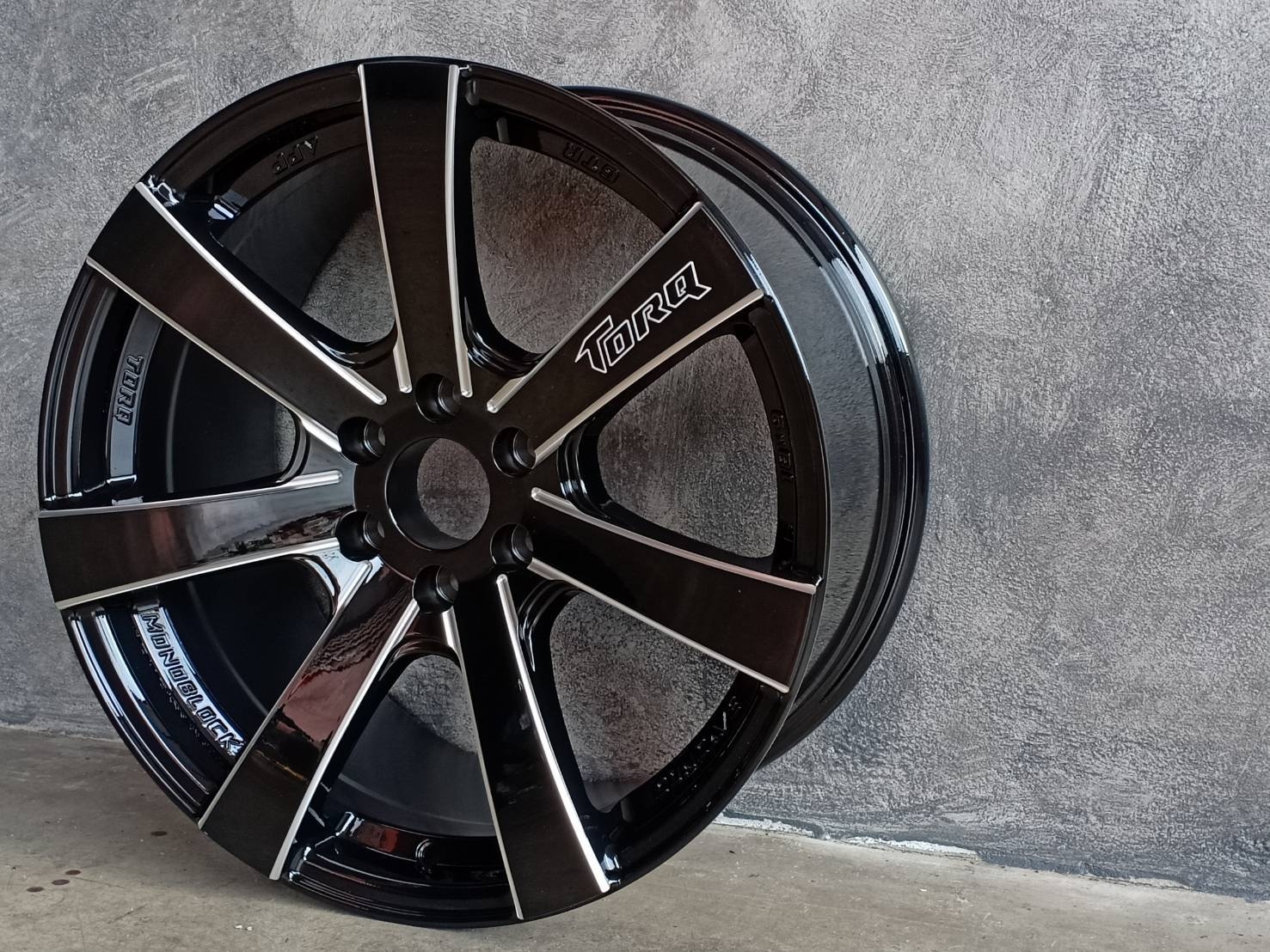 NAVARA GTR RTG 18X9 6H114.3 ต้องการส่วนลดราคาพิเศษ กรุณาสอบถาม