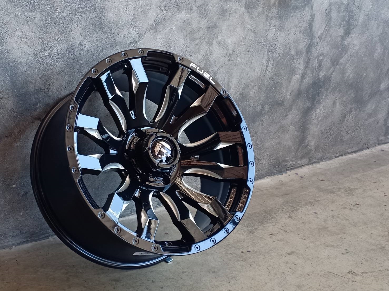 ล้อแท้ FUEl-BLITZ ขอบ20นิ้ว ลดราคาพิเศษ