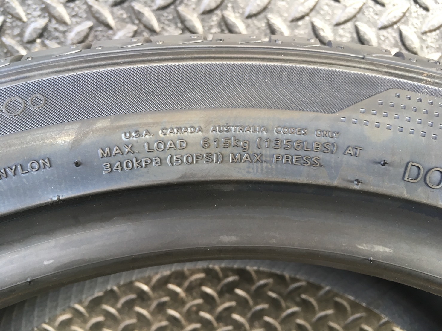 HANKOOK V12 EVO-2 215-45-17 ปี 18