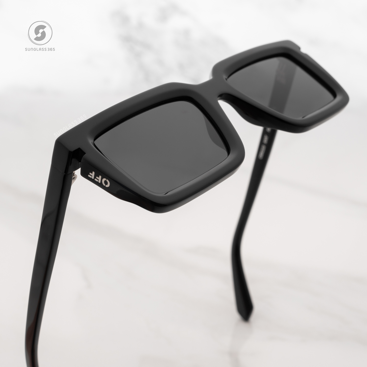 แว่นกันแดด Off-White OERI113 1007