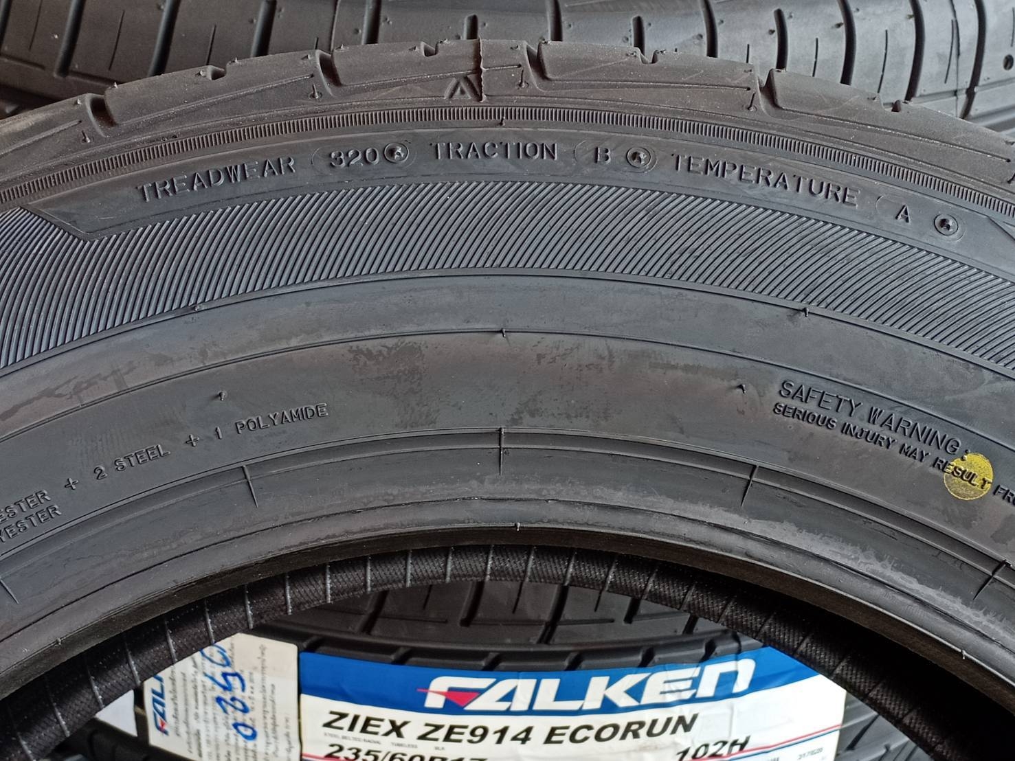 FALKEN 235/60R17 ZIEX ZE914 ECORUN ต้องการส่วนลดราคาพิเศษ กรุณาสอบถาม