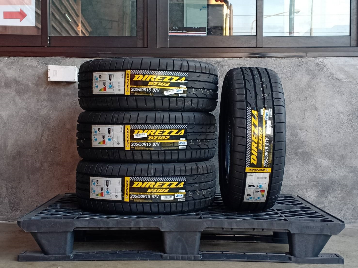 DUNLOP 205/50R16 DIREZZA DZ102 87V MADE IN THAILAND
