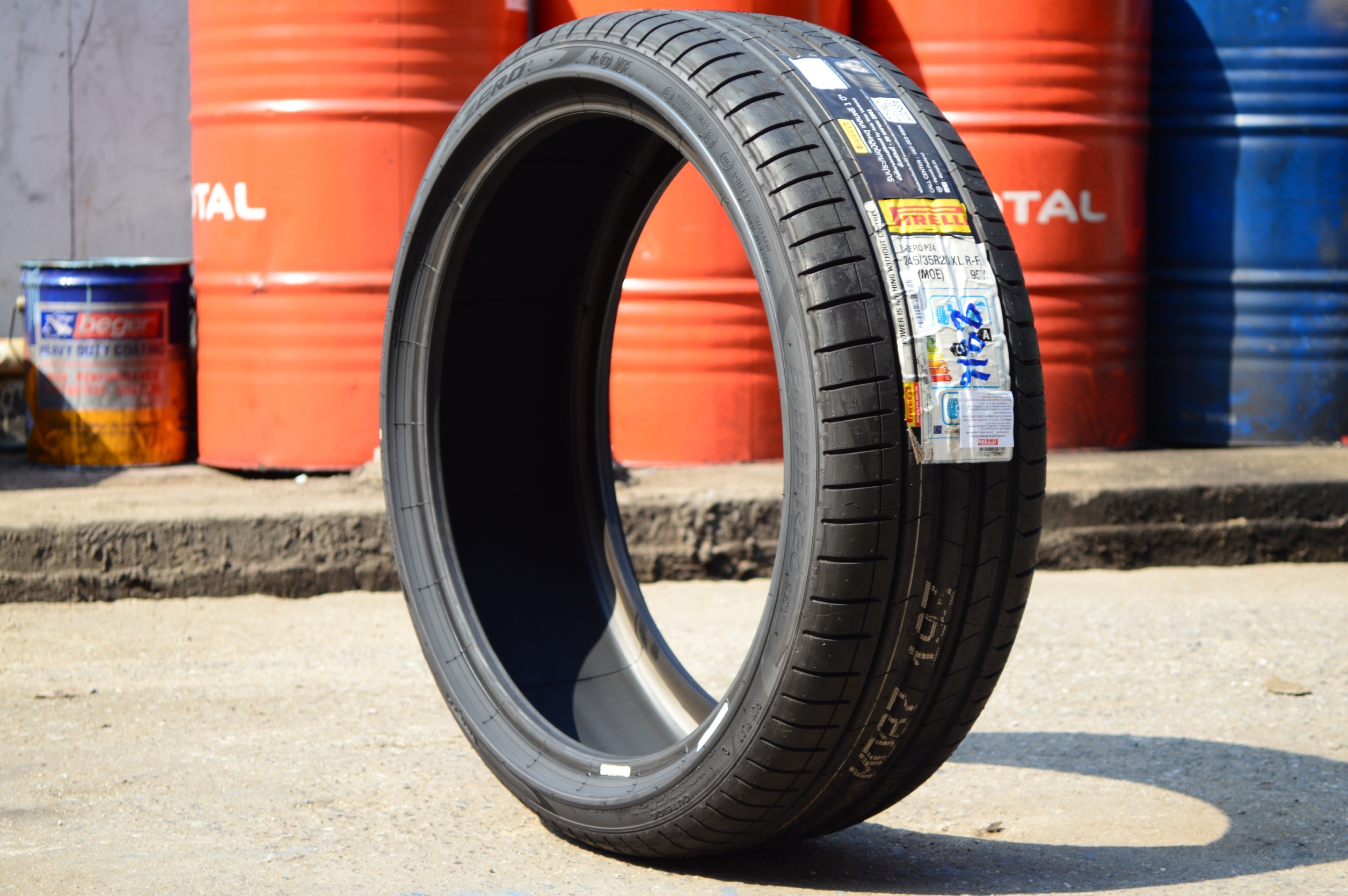 PIRELLI PZERO RFT 245/35-20 เส้น 14500 ปกติ 21000