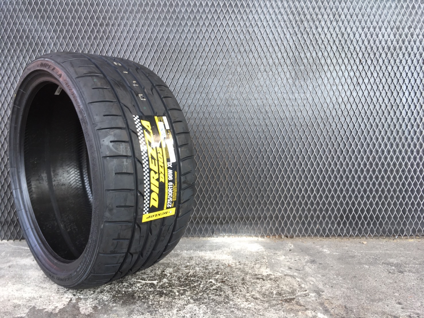 DUNLOP DZ102 275/30-19 ยางใหม่ ราคาถูก