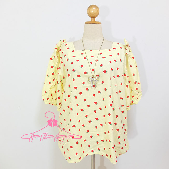 *อก50-52นิ้ว*เสื้อคนอ้วนคอเหลี่ยมผ้าcottonญี่ปุ่นสีเหลืองลายสตอเบอรี่แต่งโบว์ไหล่ แขนจั้มยางยืด สวยน่ารักมากๆค่ะ