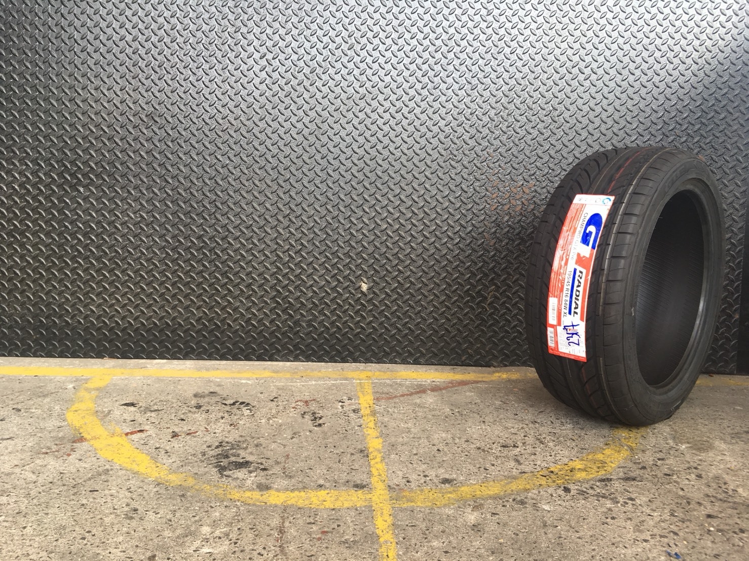 GT-RADIAL CHAMPIRO GTX PRO 195-45-16 เส้น 1500