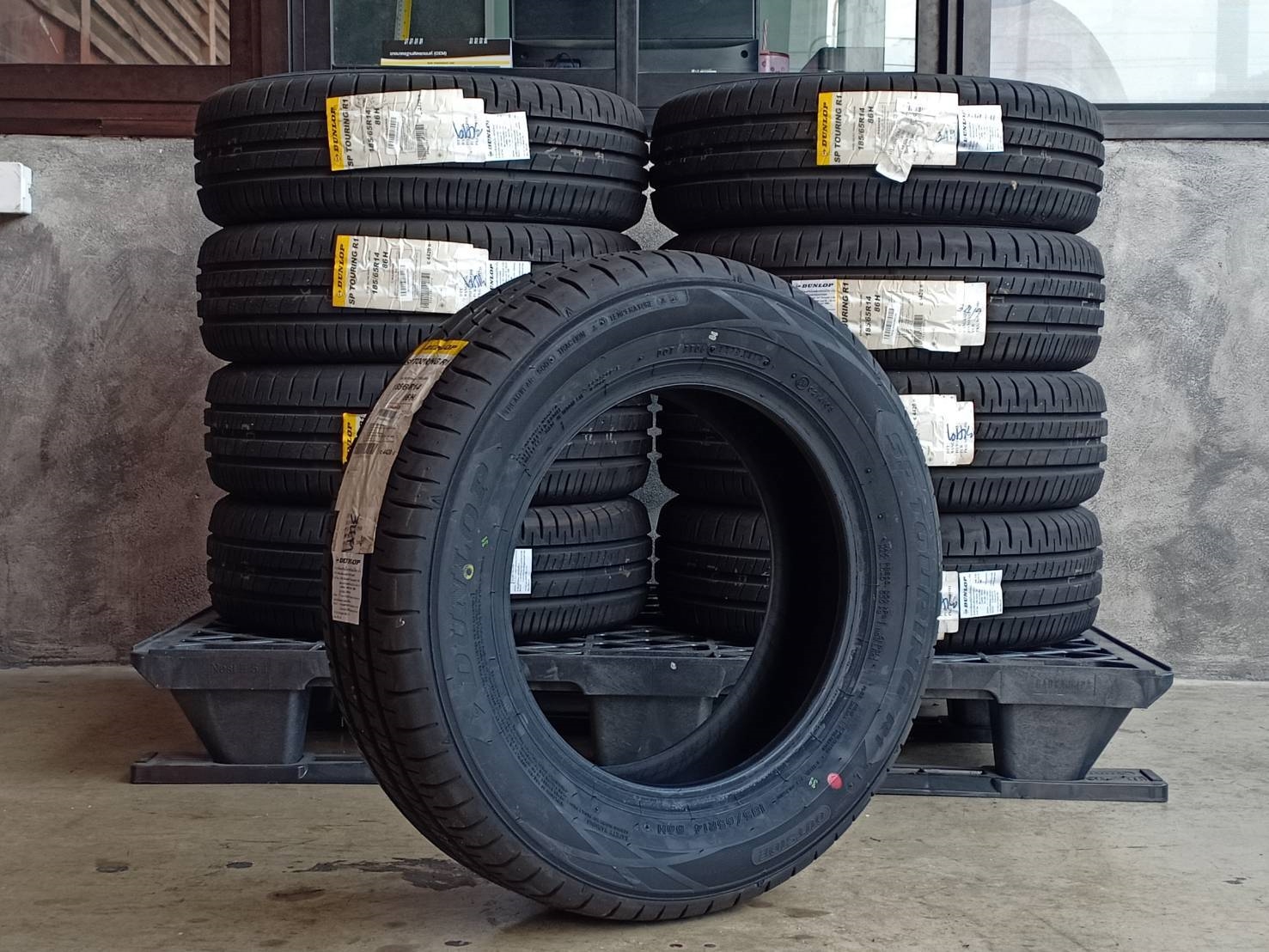 DUNLOP 185/65R14 SP TOURING R1 86H MADE IN INDONESIA