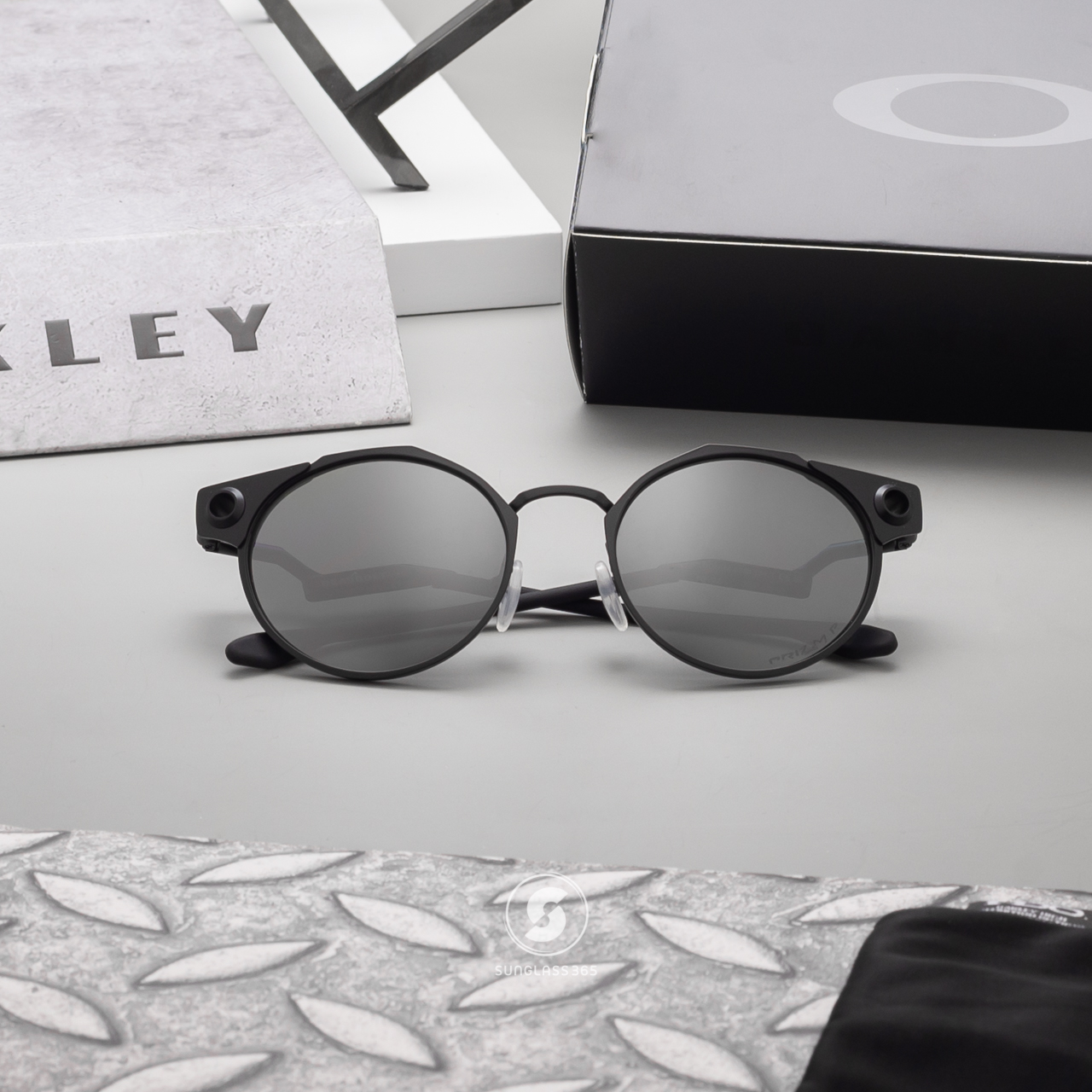 Oakley OO6046-03 Deadbolt Prizm Black Polarized