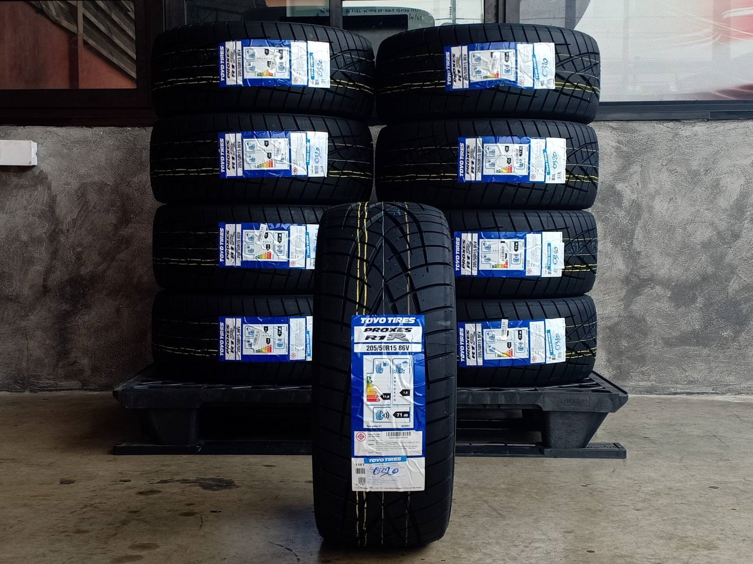 TOYO PROXES R1R 205/50R15 ปี20
