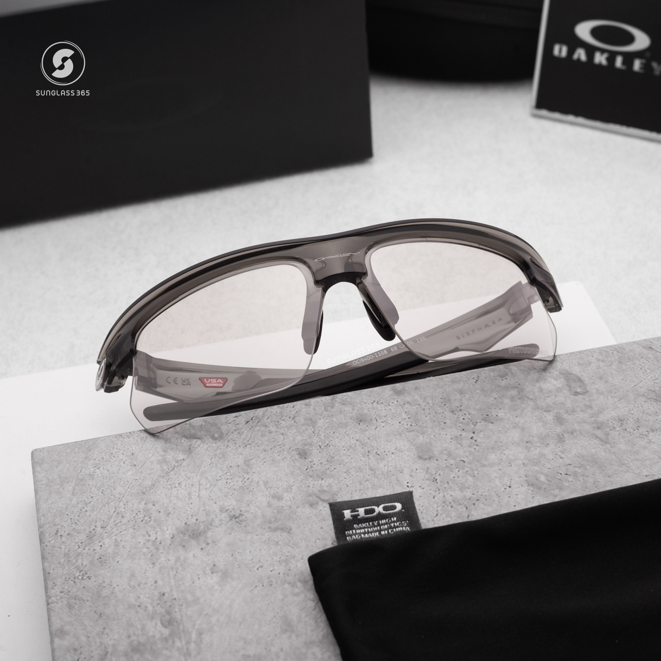 OAKLEY Bisphaera OO9400-11 Grey Smoke Iridium Photochromic