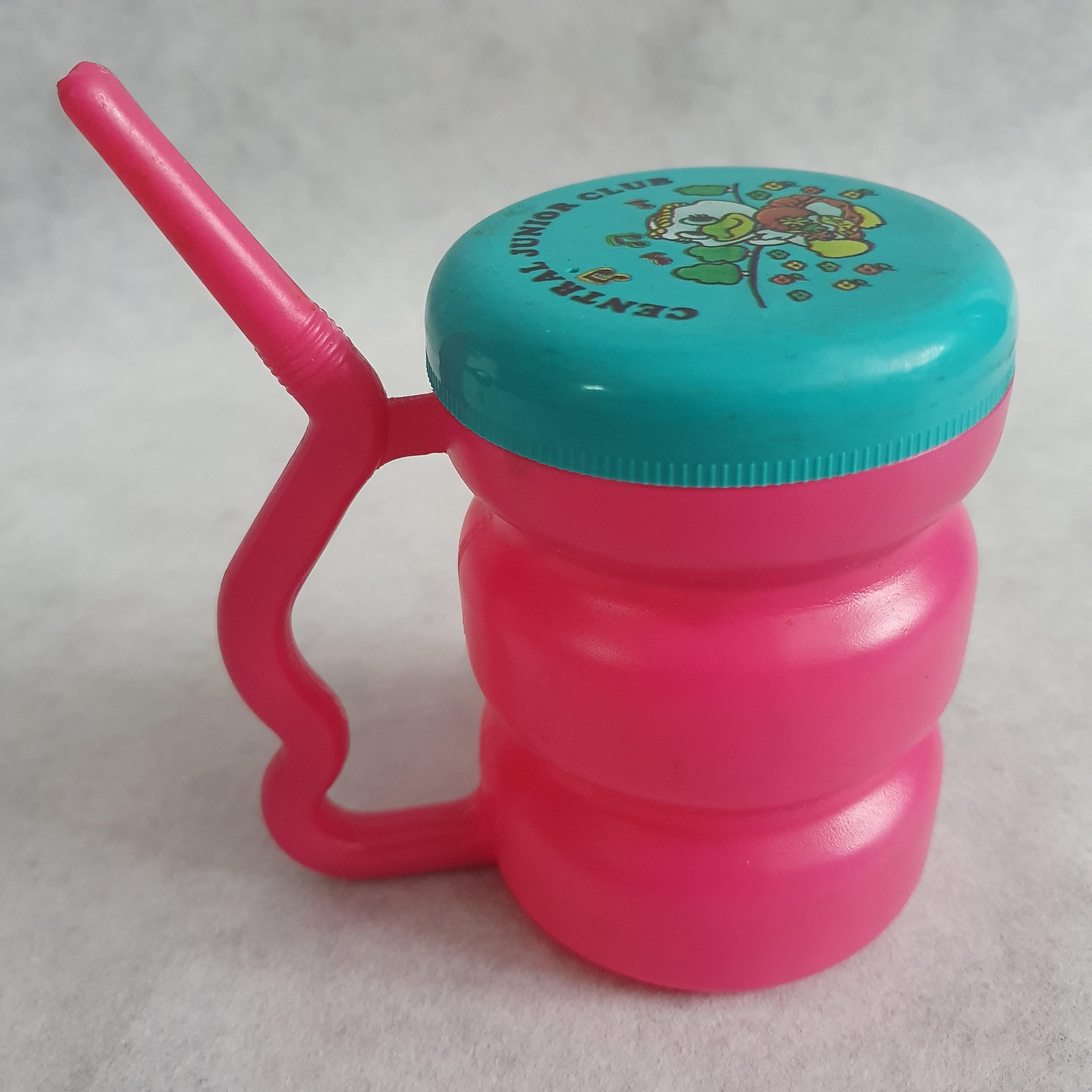 กระบอกน้ำมีฝาปิดและหลอดดูดในตัว Central Junior Club