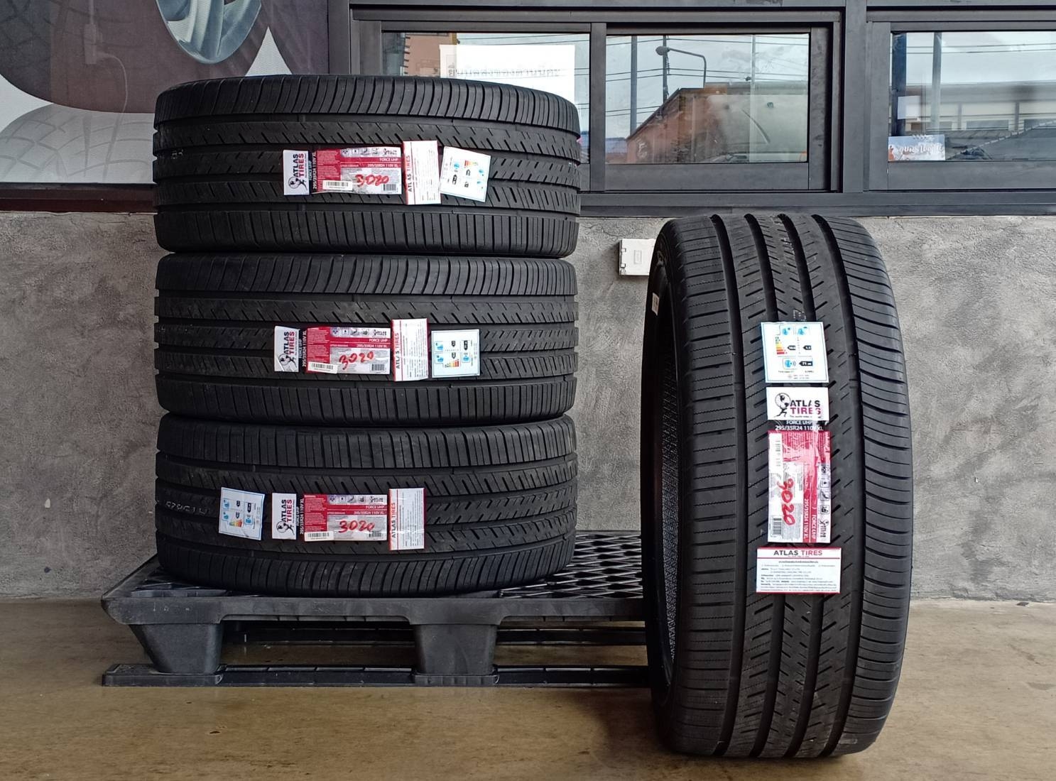 ATLAS FORCE UHP 295/35R24 ปี20 ราคาถูก