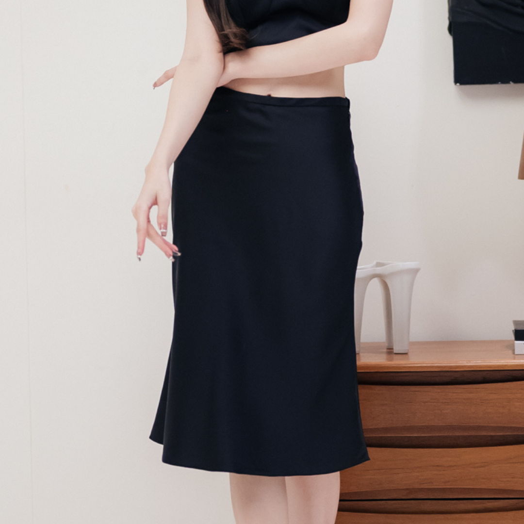 Lism MS-016 Knee-length skirt กระโปรงผ้าซาตินสุดเก๋