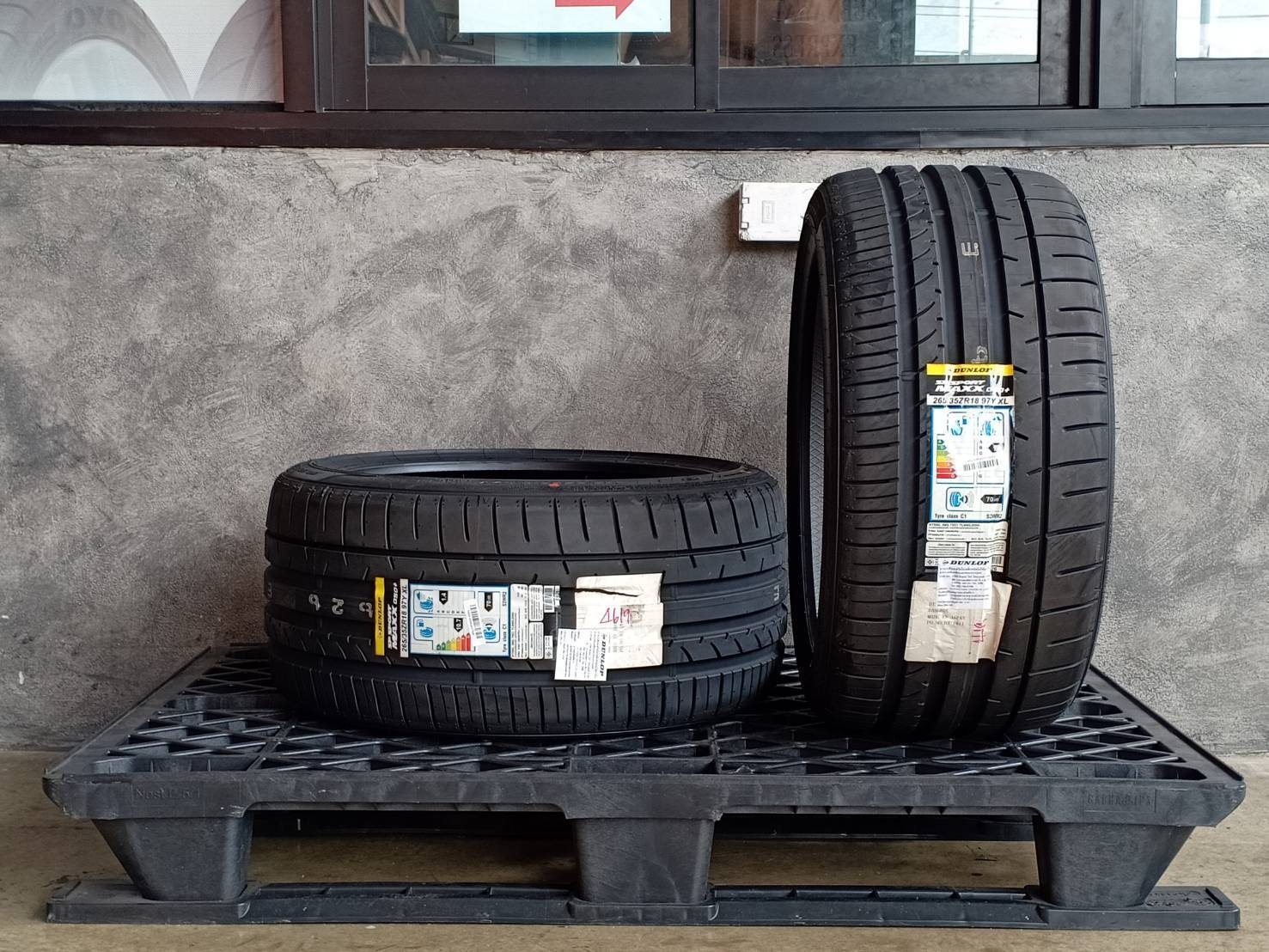 DUNLOP SP SPORTMAXX050 PLUS 265/35ZR18 97Y XL JAPAN