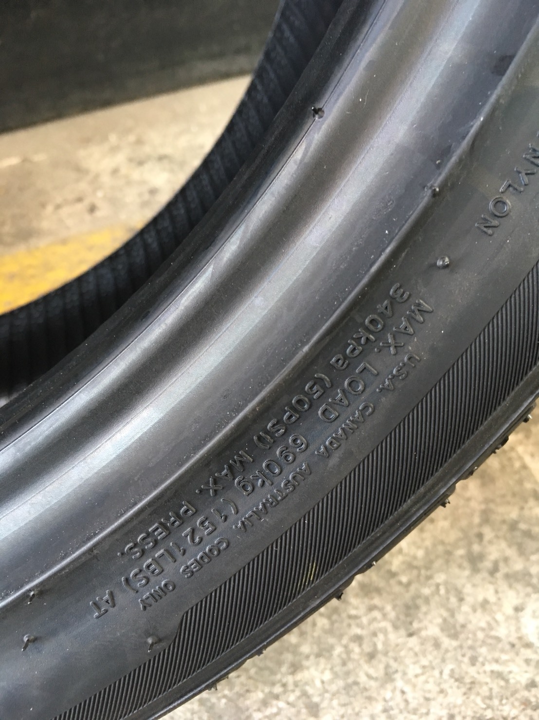 HANKOOK V12 EVO-2 235-40-18 ยางปี18 ราคาลดพิเศษ