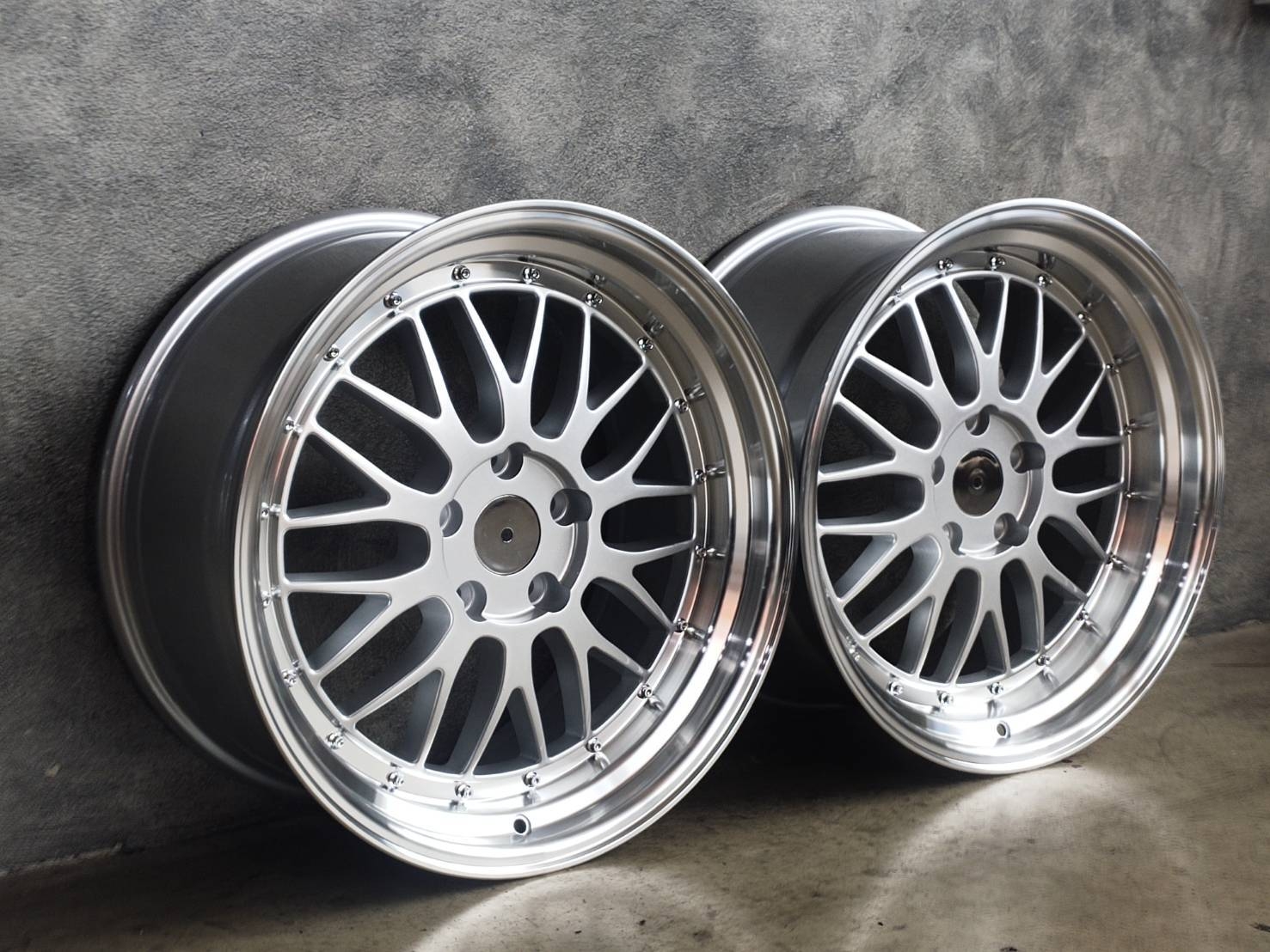 LMR 18X8.5/9.5 5X113 ET+33 SILVER MACHINE/LIP SIVER REVIT