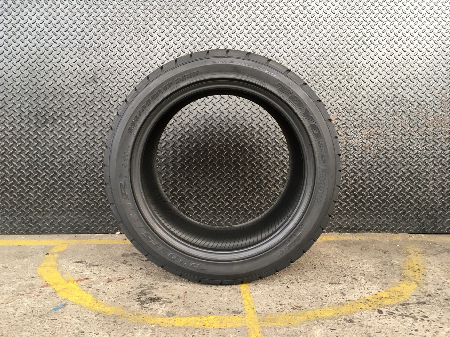 TOYO PROXES R1R 275-40-17 ปี18 เข้ามาใหม่