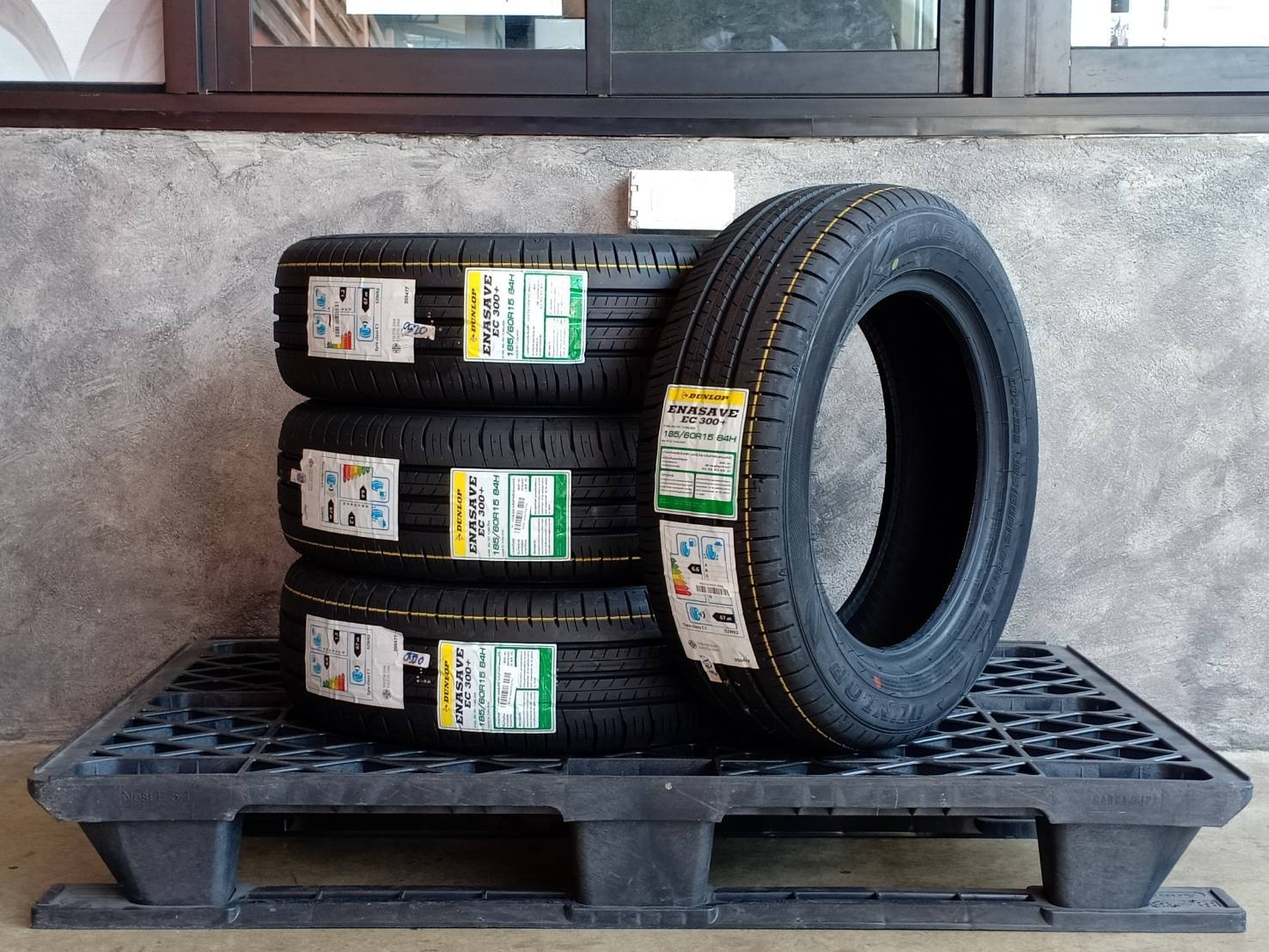 DUNLOP 185/60R15 ENASAVE EC 300+ 84H MADE IN THAILAND