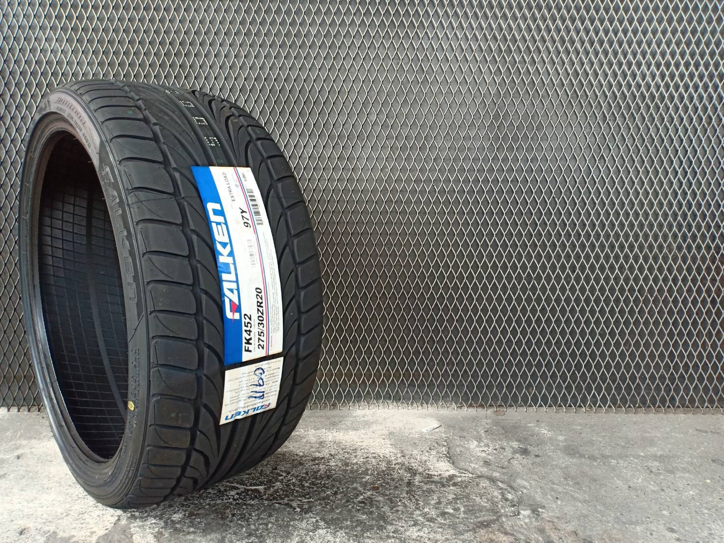 FALKEN FK452 275/30-20 ยางปี19 ราคาถูก