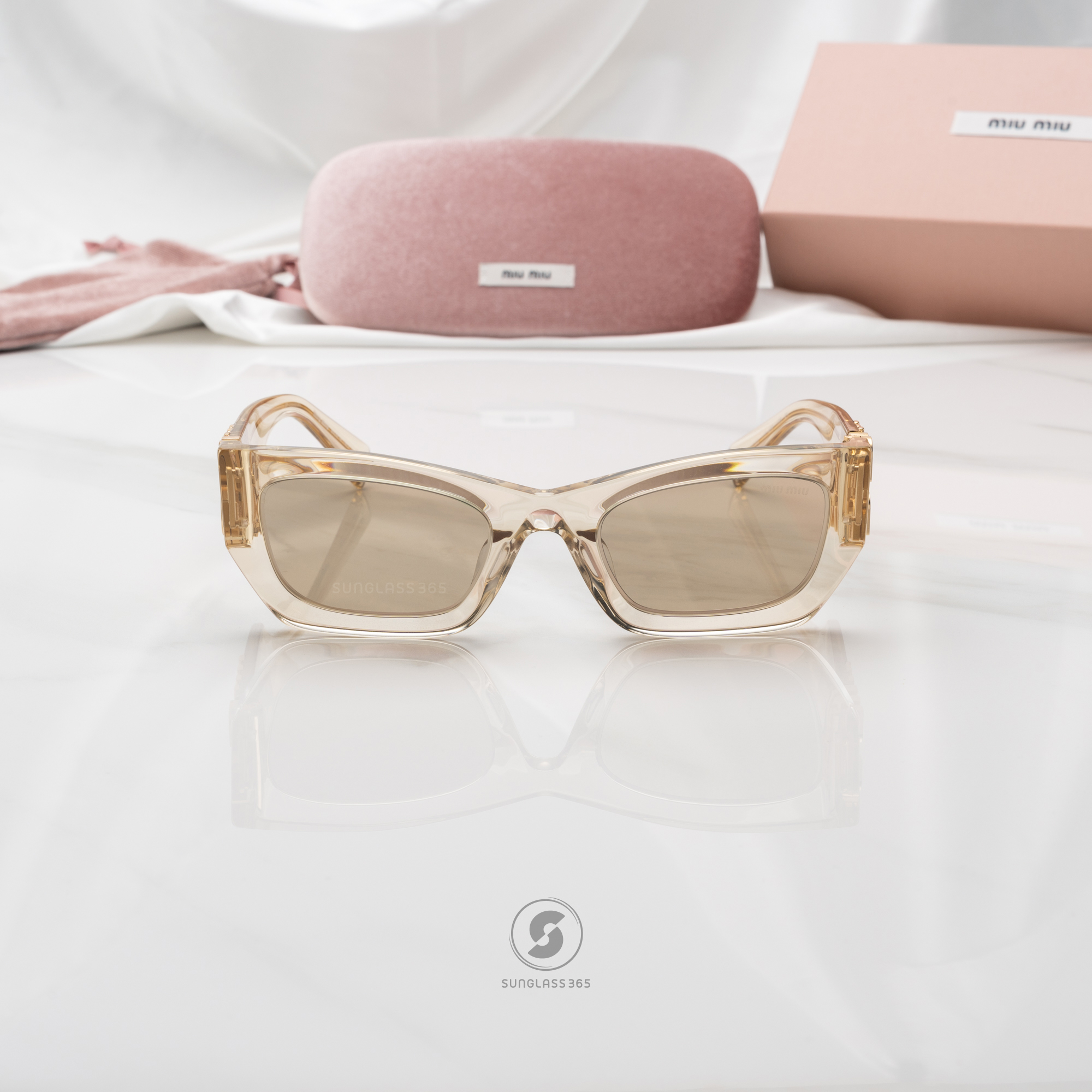 แว่นกันแดด Miu Miu Glimpse MU09WS 11T40F