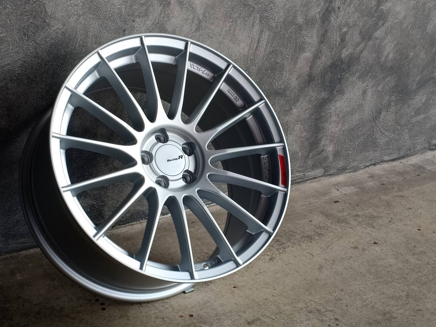 MF-1198F RS05RR 18X8.5 5H100 38 73.1 MS ต้องการส่วนลดราคาพิเศษ กรุณาสอบถาม